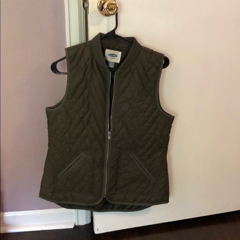 Green quilted zip-up vest